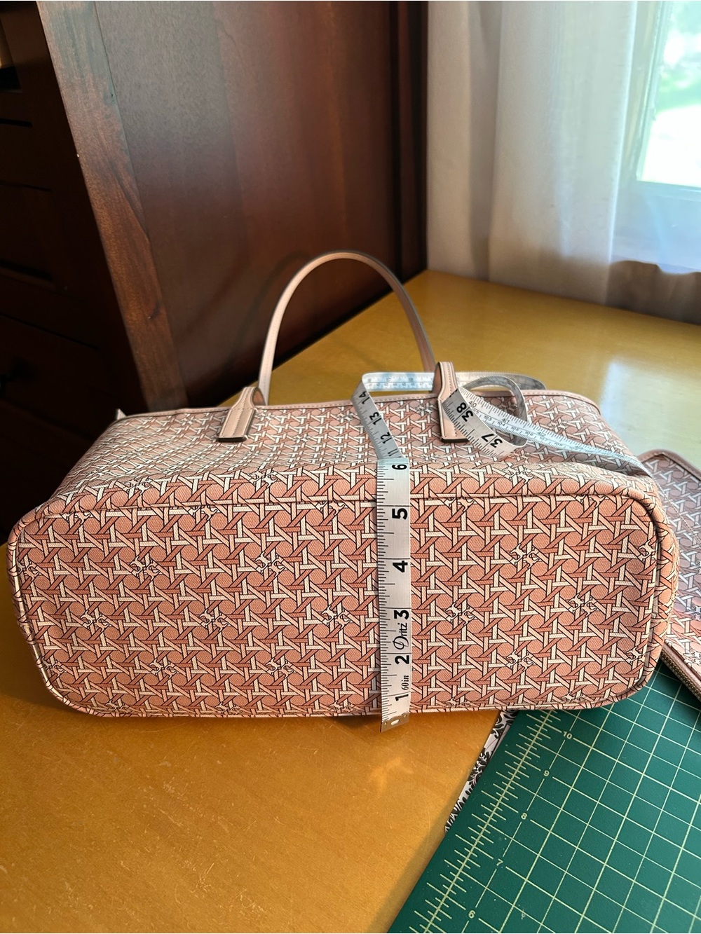 Tory Burch Ever-Ready Small Tote - Picture 11 of 12